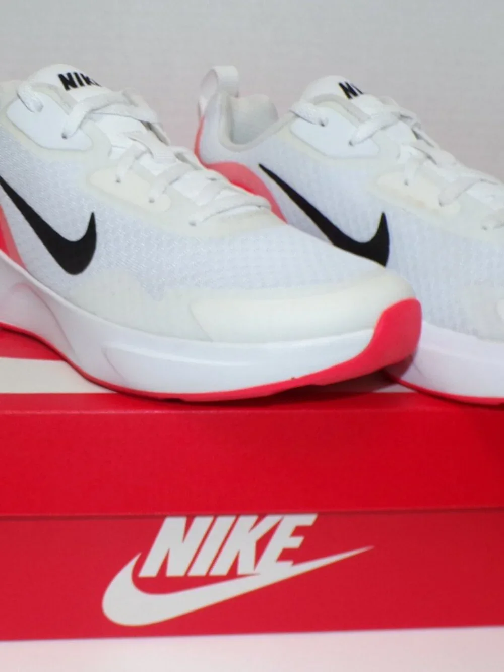 REALLY SWEET WOMANS NIKE WEAR ALL DAY SIZE 8.5 LIKE NEW WORE ONCE, GOING TO LOVE